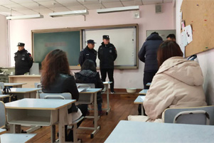 Authorities interrogating Shouwang Church members - Photo: ChinaAid www.chinaaid.org