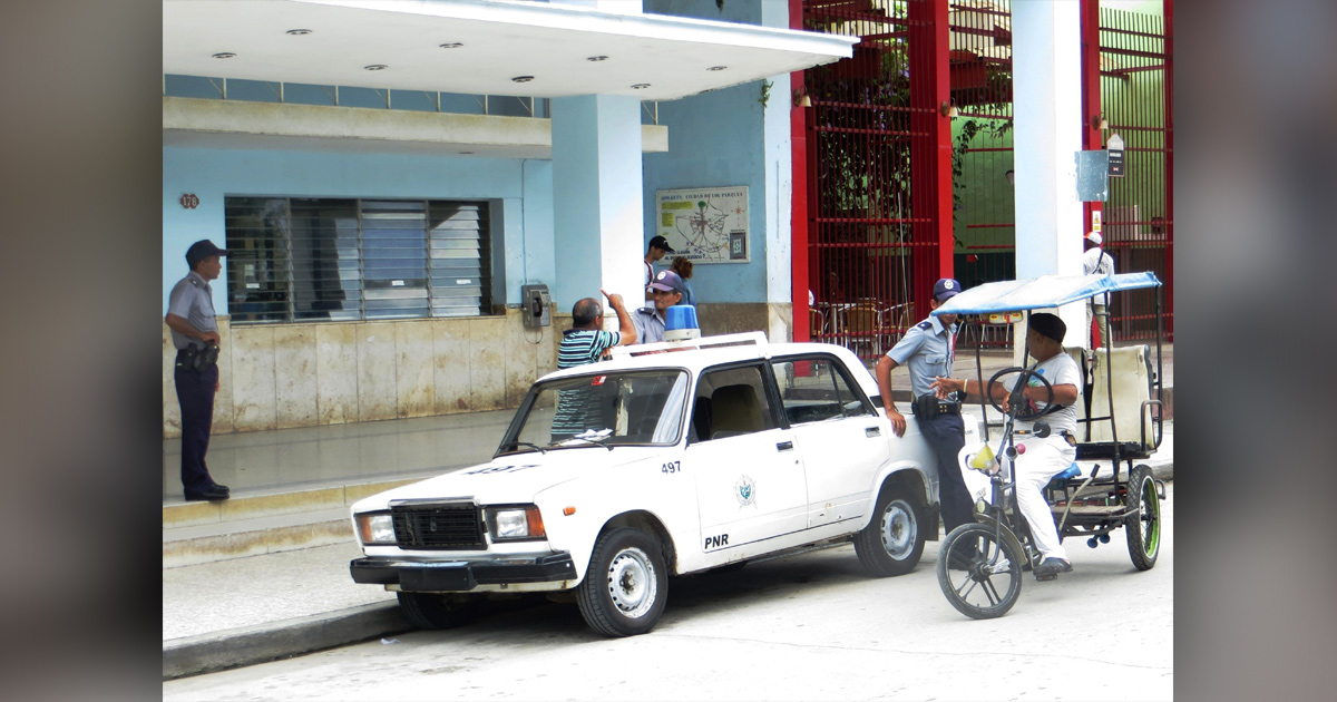 A police car in Cuba.