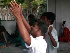 Sri Lankan believers worshipping