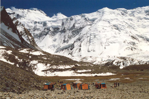 Pamir Mountains - Photo: Wikipedia / FrancisTyers